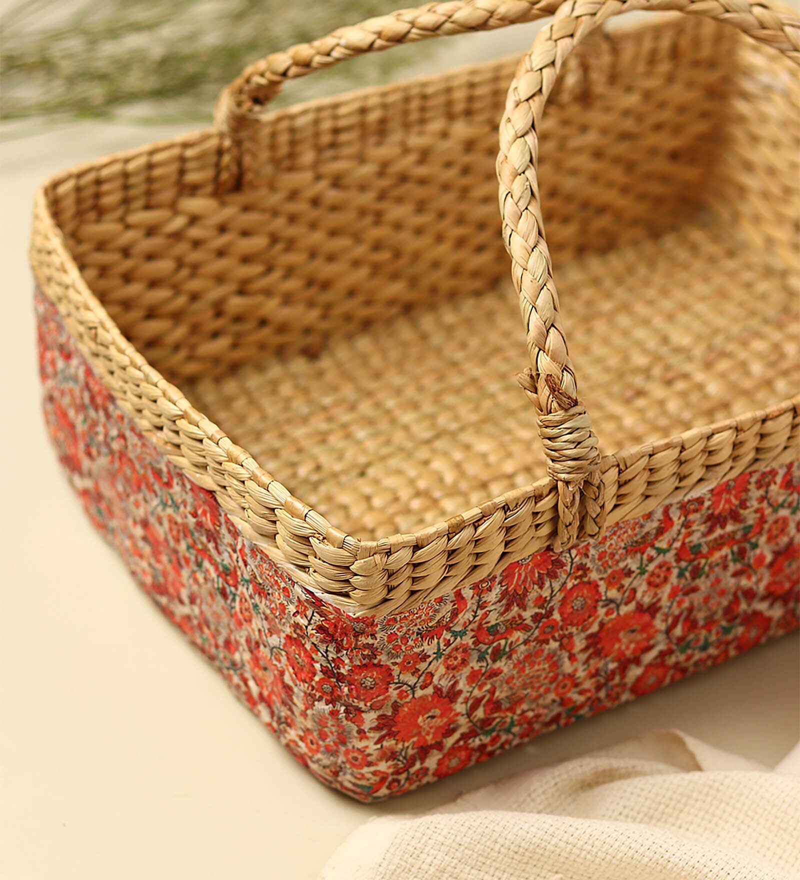 Multicolor Natural Fibre Large Gifting Fruit Basket
