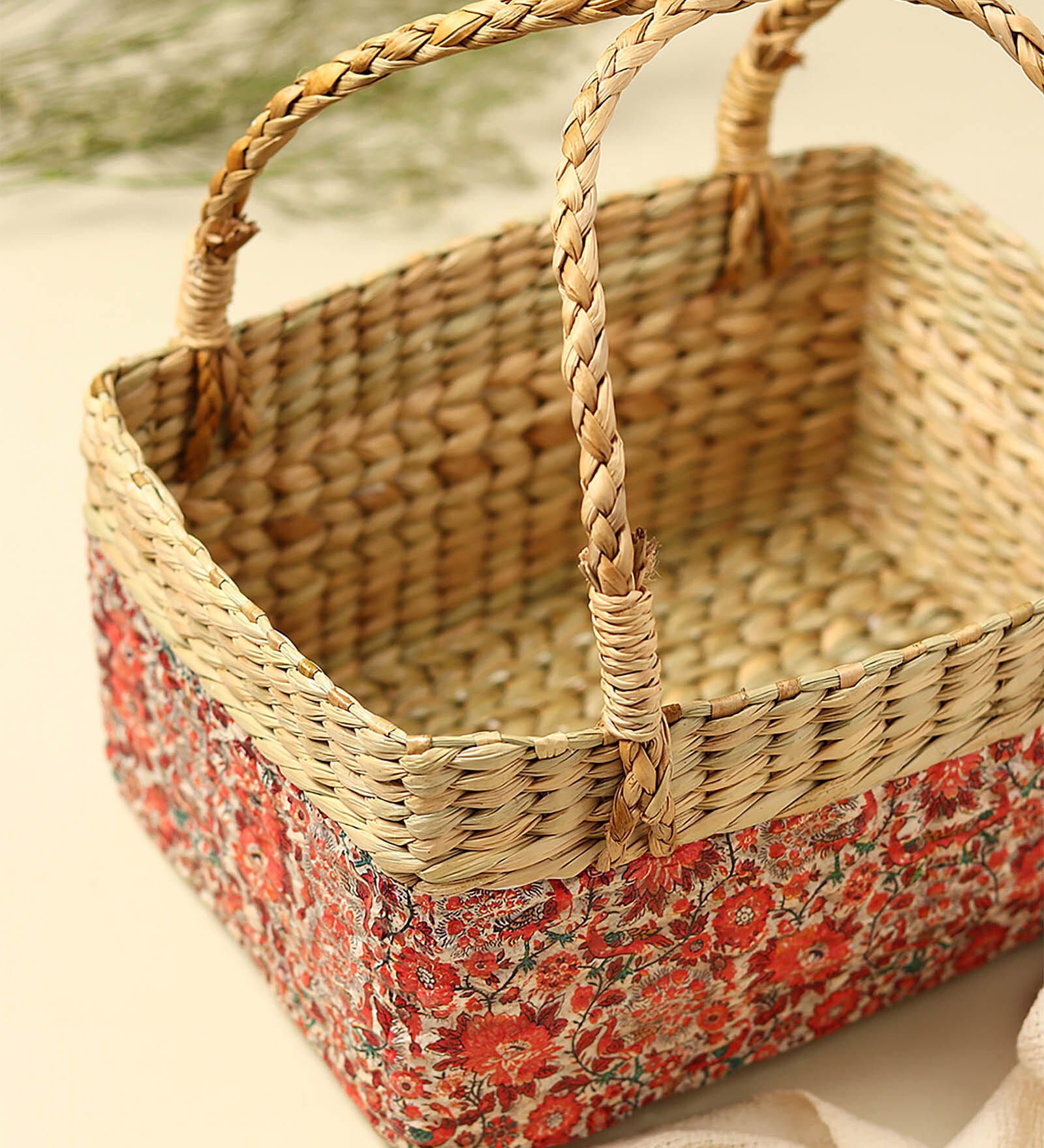 Multicolor Natural Fibre Medium Gifting Fruit Basket