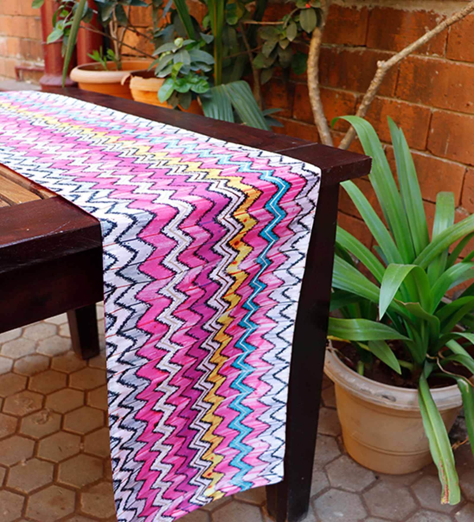 Waves (12x84) Multicolor Polyester Table Runner