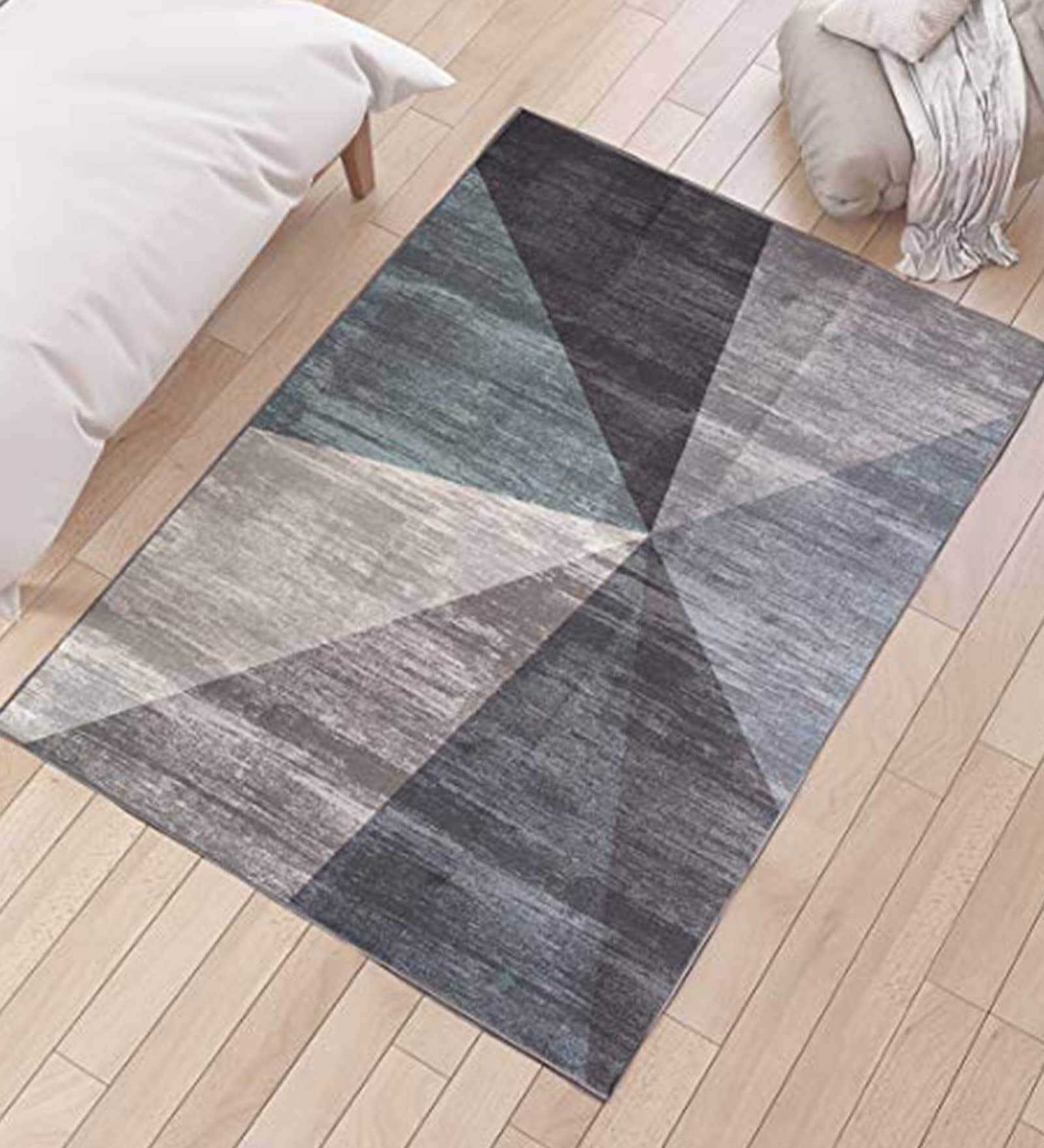 Grey Geometric Polyester 5 ft x 7 ft Machine Made Carpet