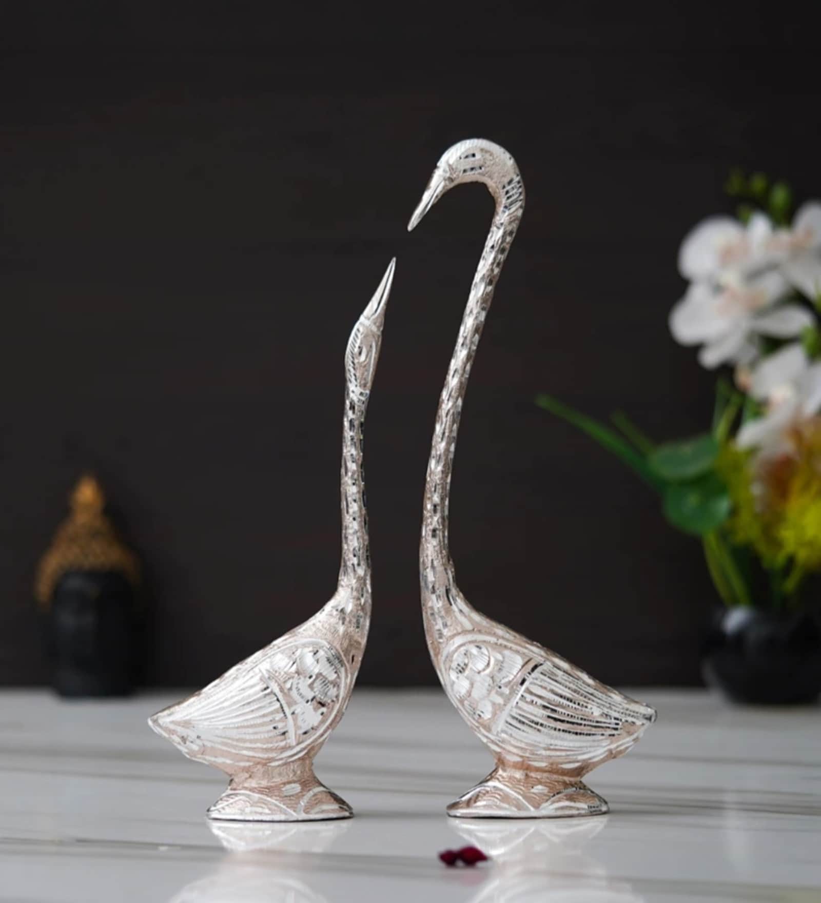 Multicolor Polyresin Swan Pair Kissing Duck Love Birds Decorative Showpiece (30 cm)