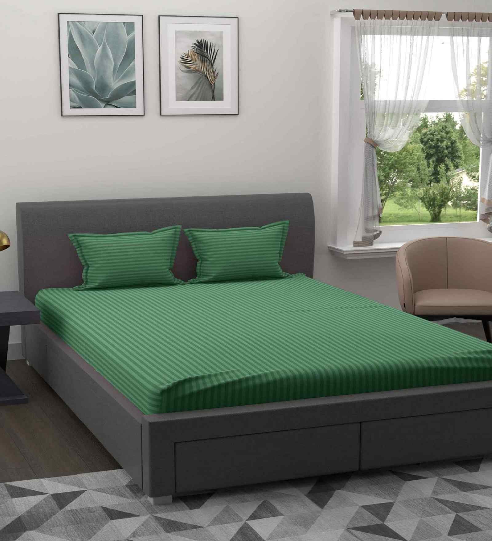 Green Solid 180 TC Cotton King Sized Bedsheet with 2 Pillow Covers