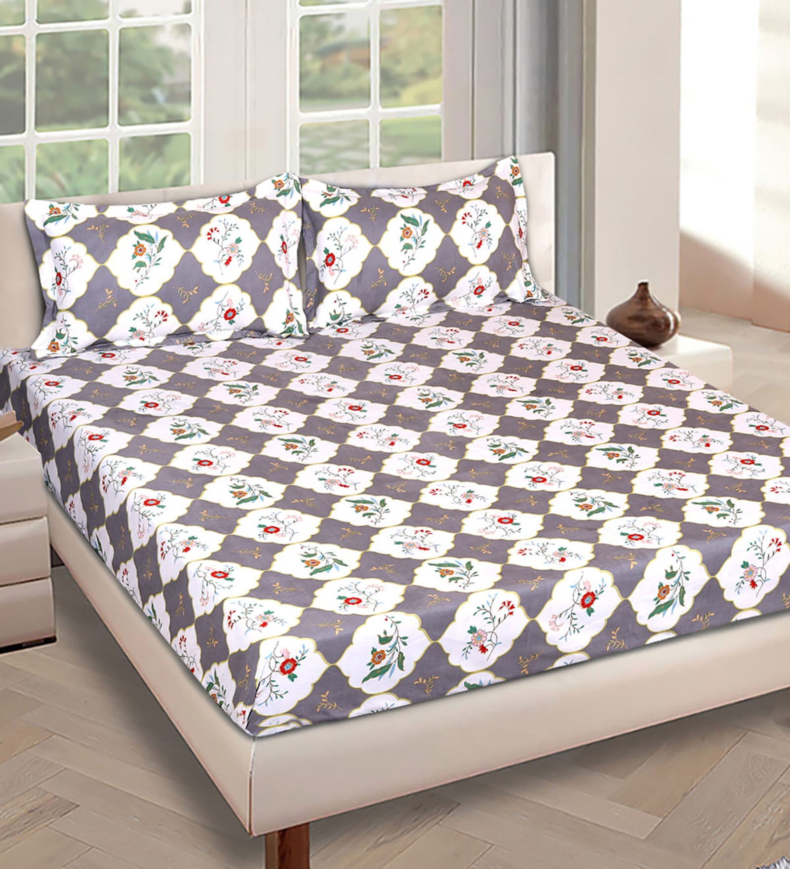 Grey Traditional 186 TC Glace Cotton King Sized Double Bedsheet with 2 Pillow Covers