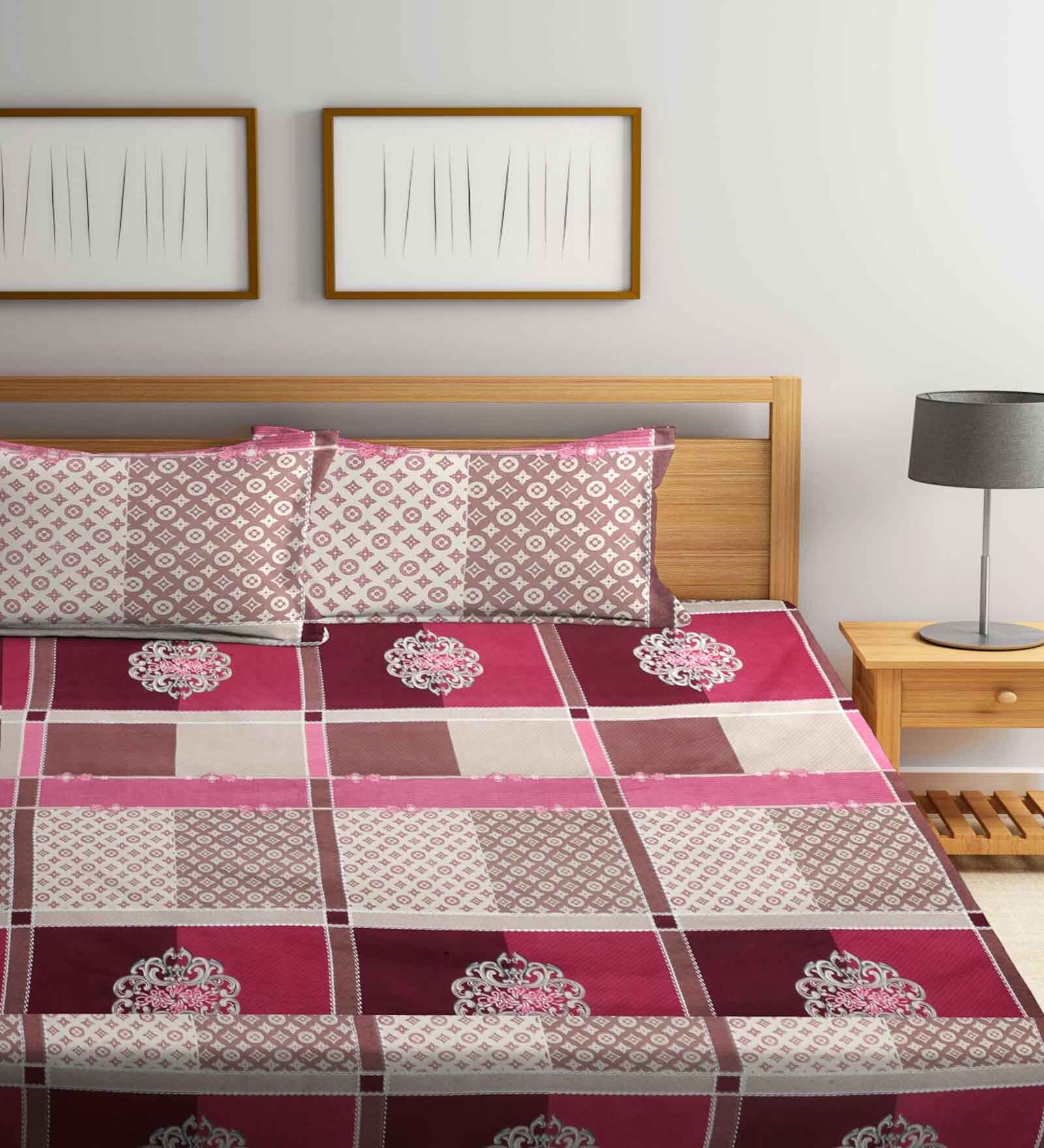 Multicolor Traditional 300 TC Cotton Blend Double King Sized Bedsheet With 2 Pillow Covers