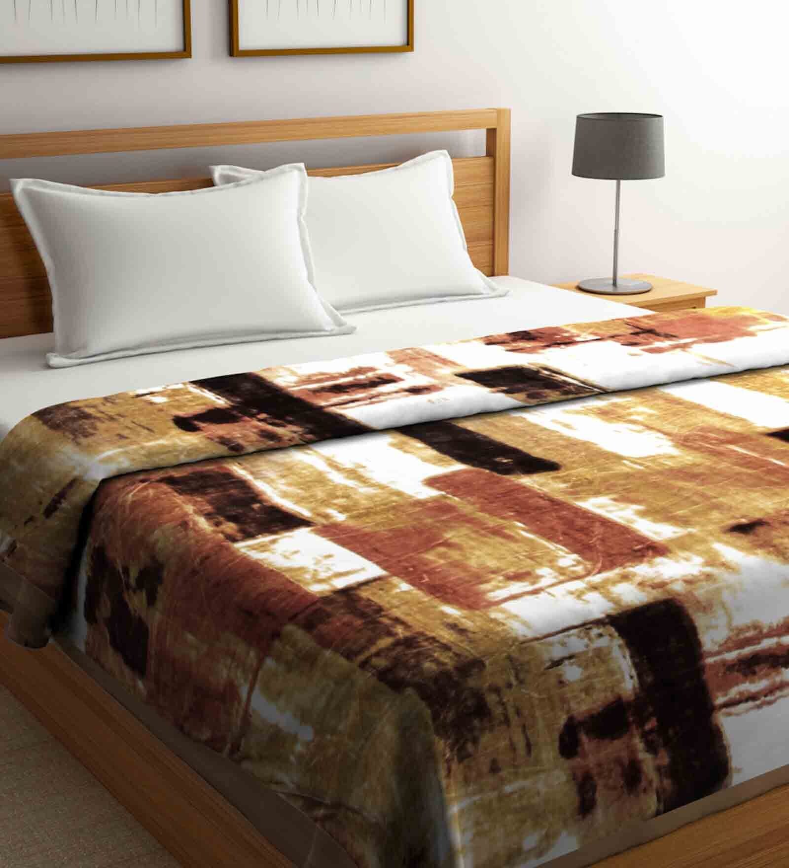Buy Multicolor Abstract Wool 1000 GSM Double Bed Blanket by Klotthe at
