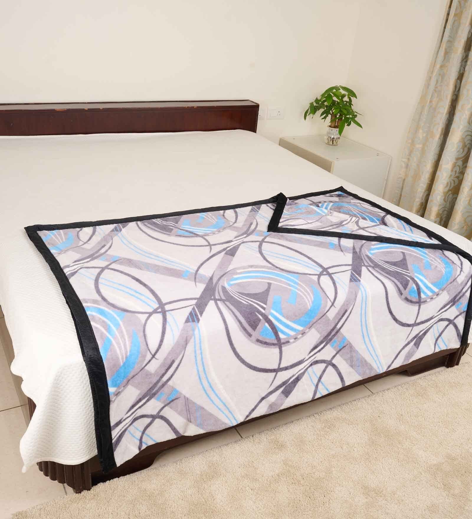 Buy Multicolor Woolen Abstract 370 GSM Double Bed Blankets at 40 OFF