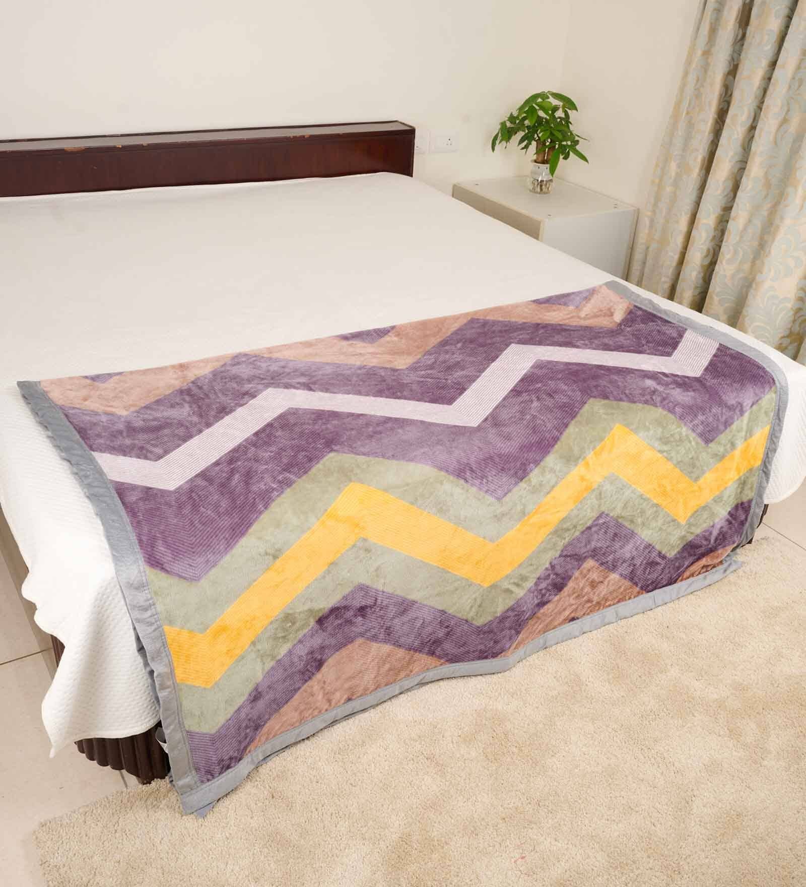 Buy Multicolor Woolen Geometric 370 GSM Double Bed Blankets at 40 OFF