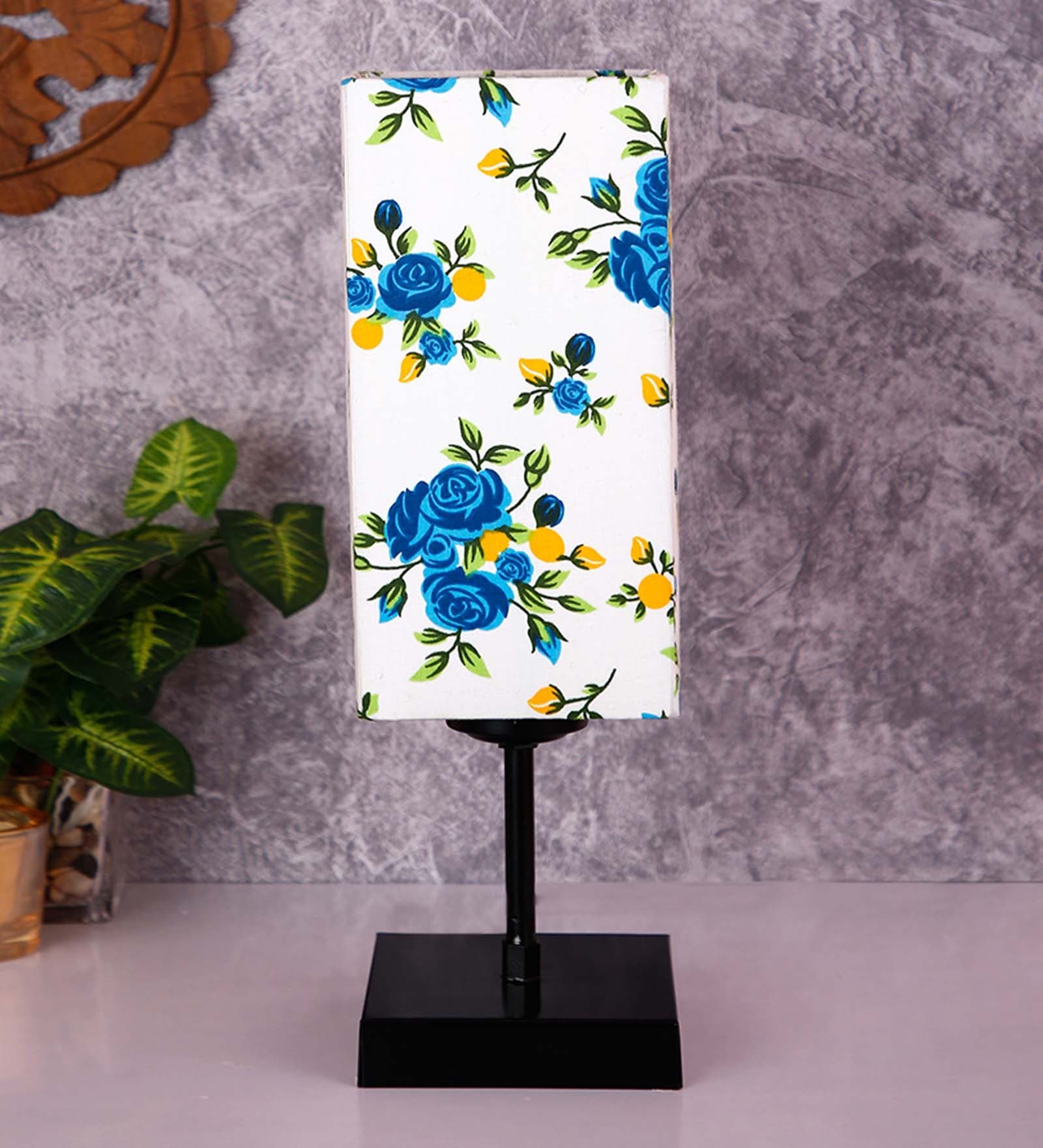 Multicolored  Cotton  Shade Traditional Table Lamp With Black  Base