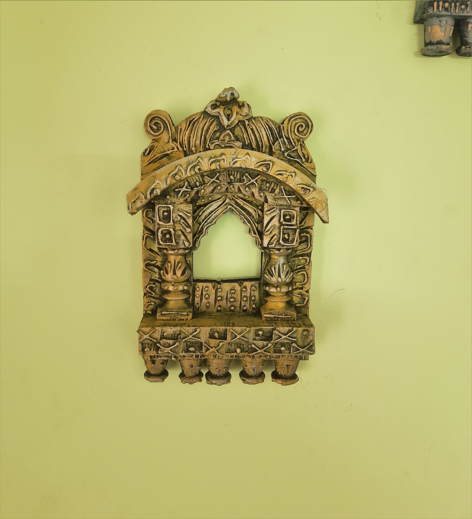Multicolour Wood Jharoka