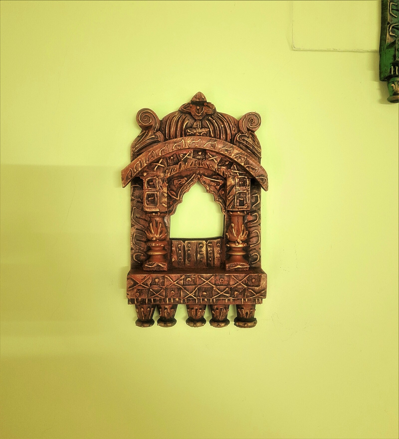 Multicolour Wood Jharoka