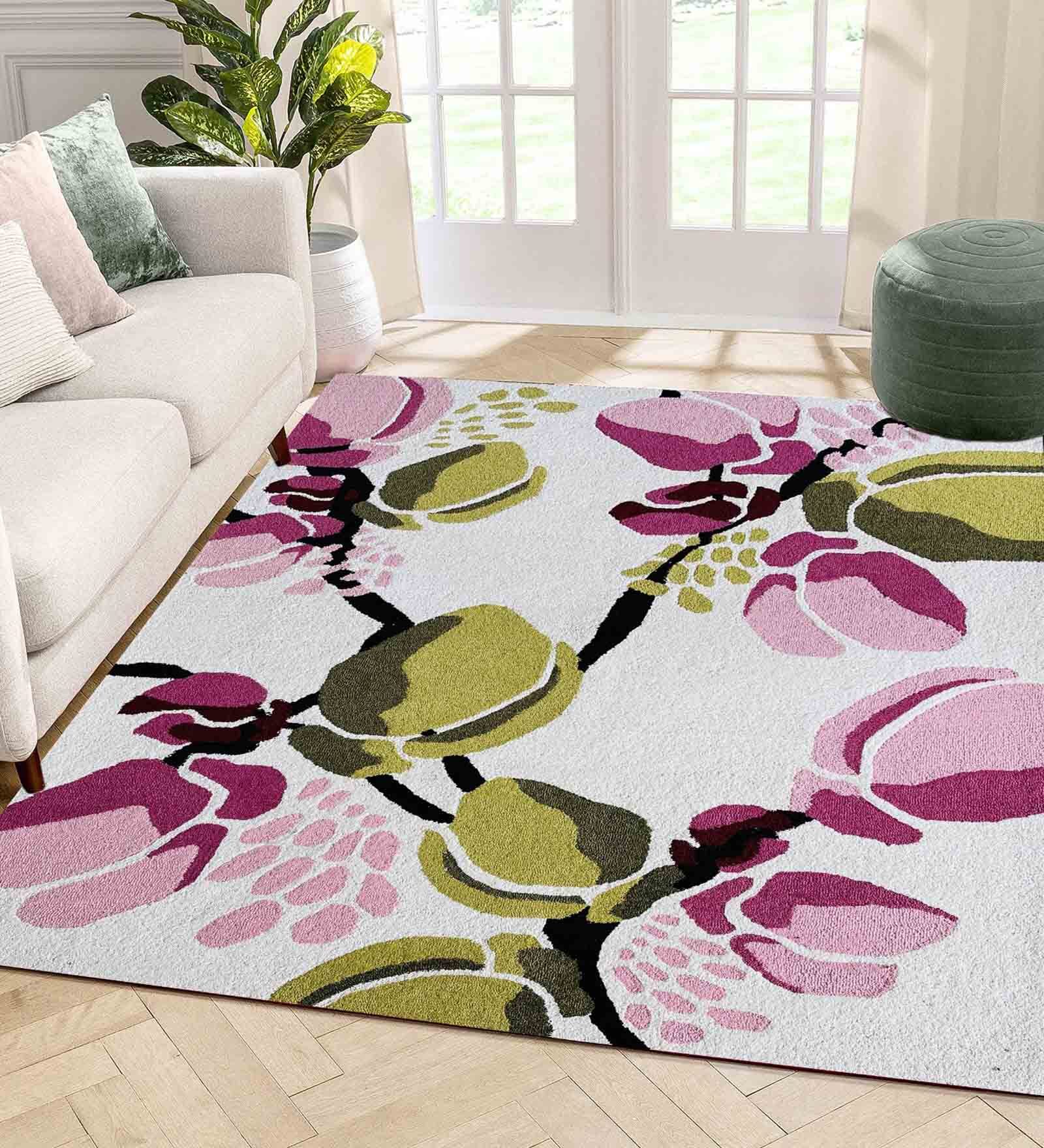 White Floral Wool 5 ft x 7 ft Machine Made Carpet