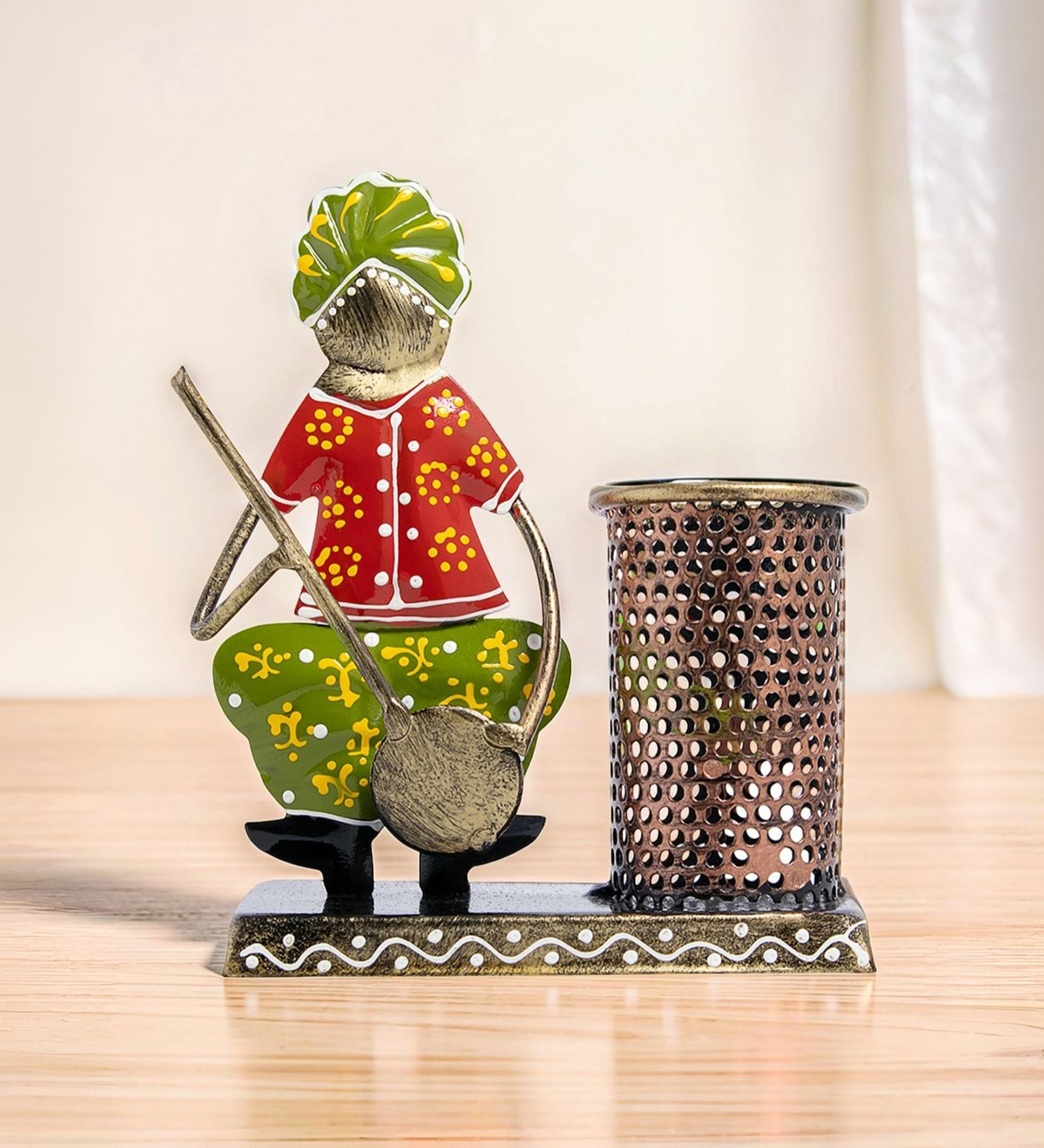 Musical Man Green & Orange Metal Pen Stand