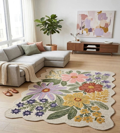 Beige Floral Wool And Cotton 5 X 7 ft Hand Tufted Carpet