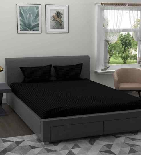 Black Solid 180 TC Cotton King Sized Bedsheet with 2 Pillow Covers