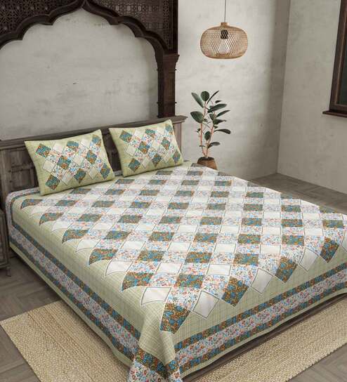 Green Geometric 240 TC Cotton King Sized Bed Sheets with 2 Pillow Covers