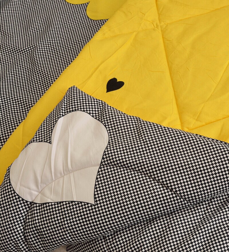 Buy Multicolour Cotton 200 GSM AC Room Quilted Bedding Set By Seoul