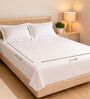 White Muslin 4 Layer Bedsheet Set With 1 Bedsheet & 4 Pillow Covers