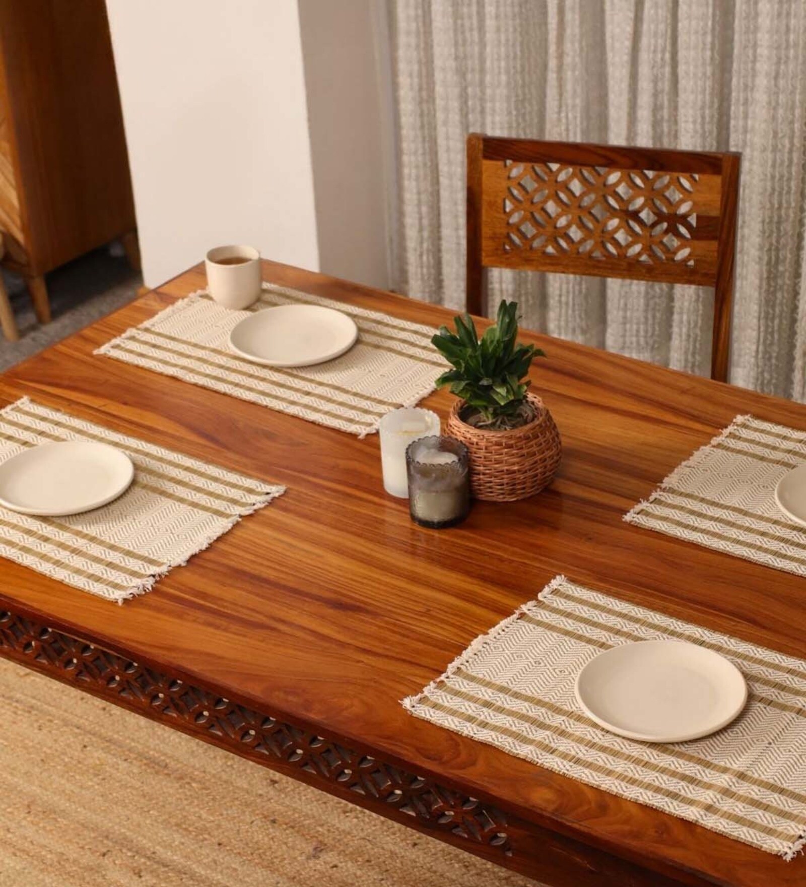 Natural Grass Handmade Heat Resistant Offwhite  6 Seater Set of 6 (12x18inches) Table Placemats
