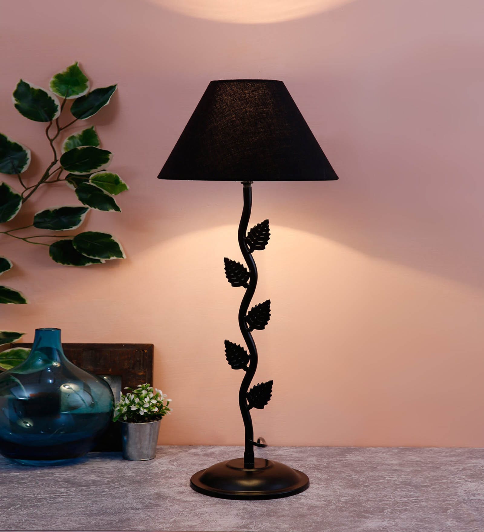 New Era  Black Cotton Leaf Table Lamp