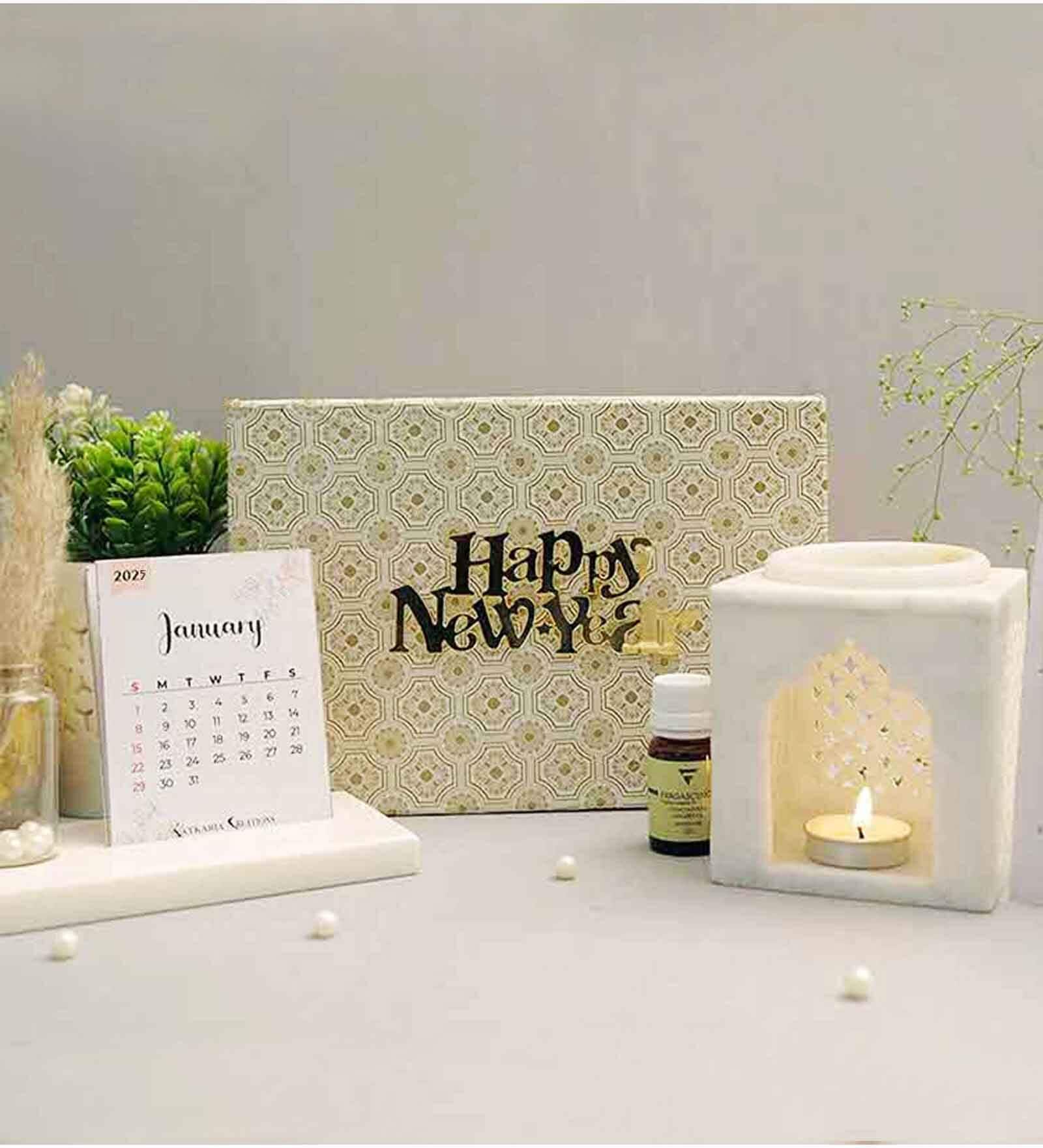 New Year Gift Hamper With 2025 Desk Calendar & White Oil Diffuser