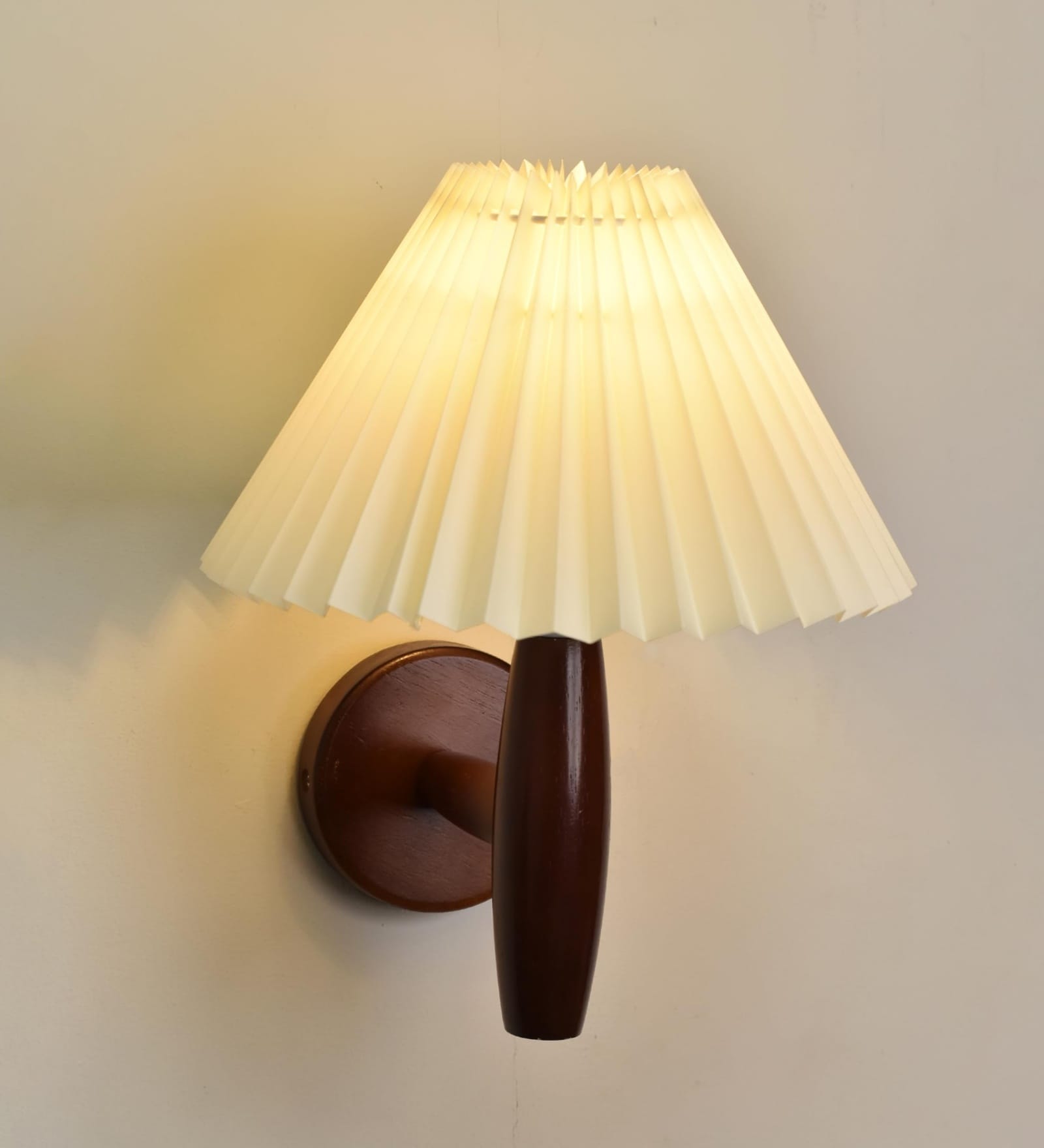 Nexis Modern Wall Mounted Bedside Lamp | Adjustable LED Reading Wall Light for Bedroom | Decorative Wall Light for Living Room & Home D cor (Dark Brown)