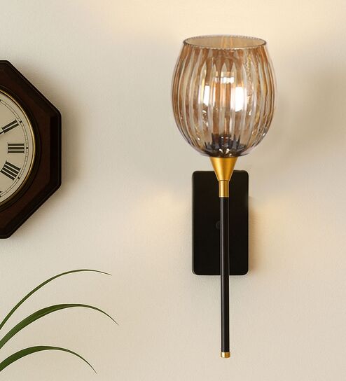 Black Metal Wall Lamp