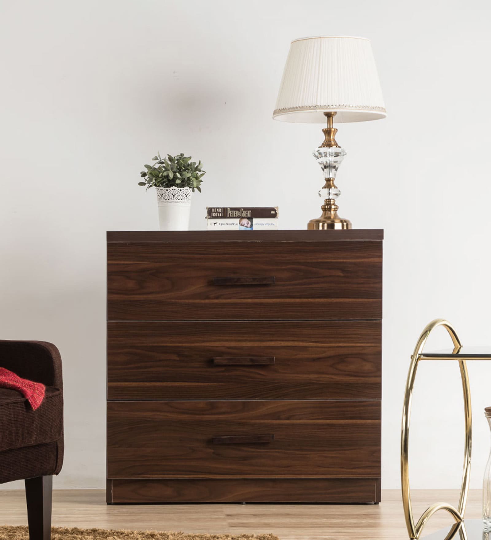 Nina Chest Of Drawer In Norway Walnut Finish