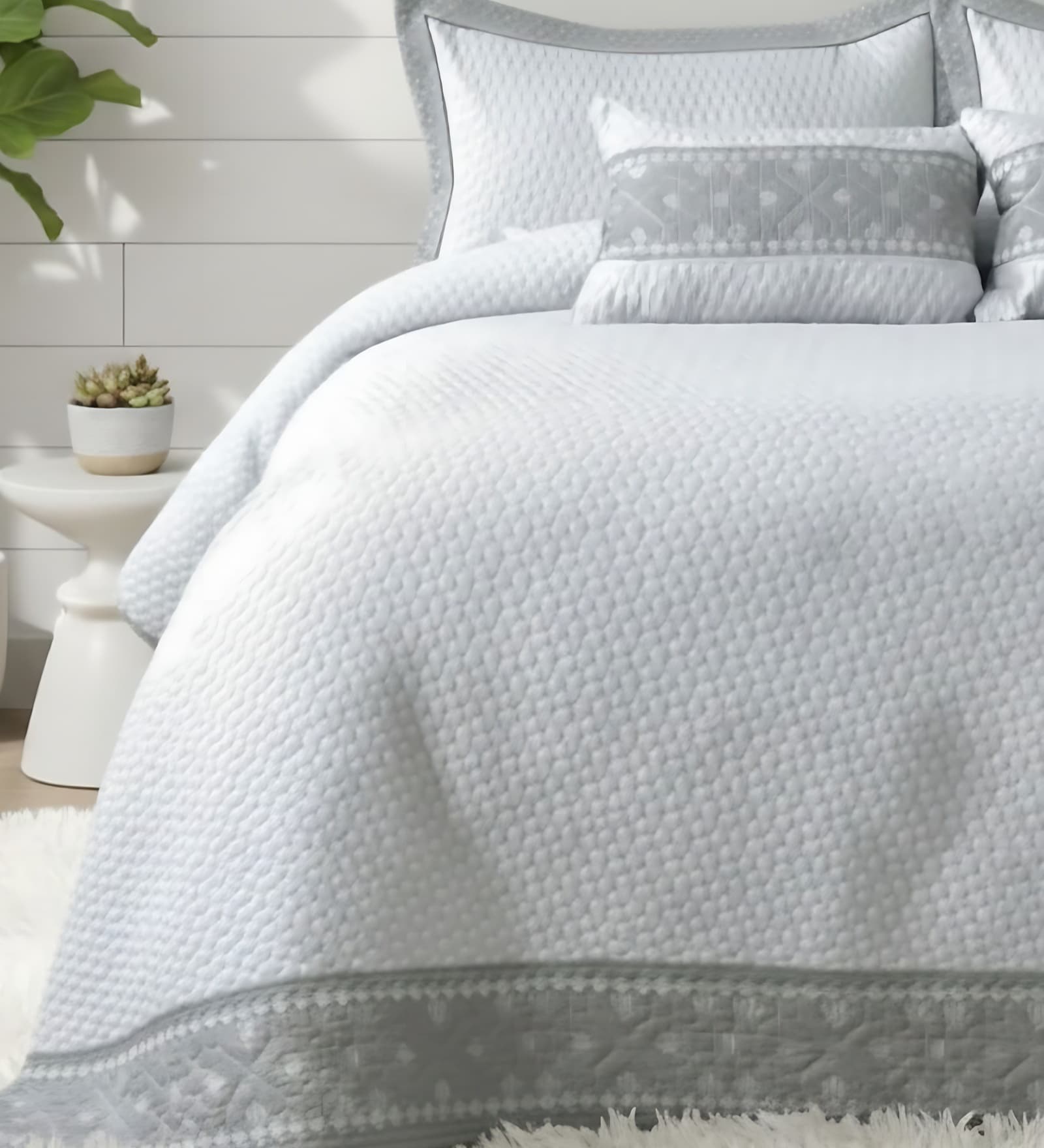 Noir 5 Pc- Quilted Bedcover With 2 Pillow Covers And 2 Cushions