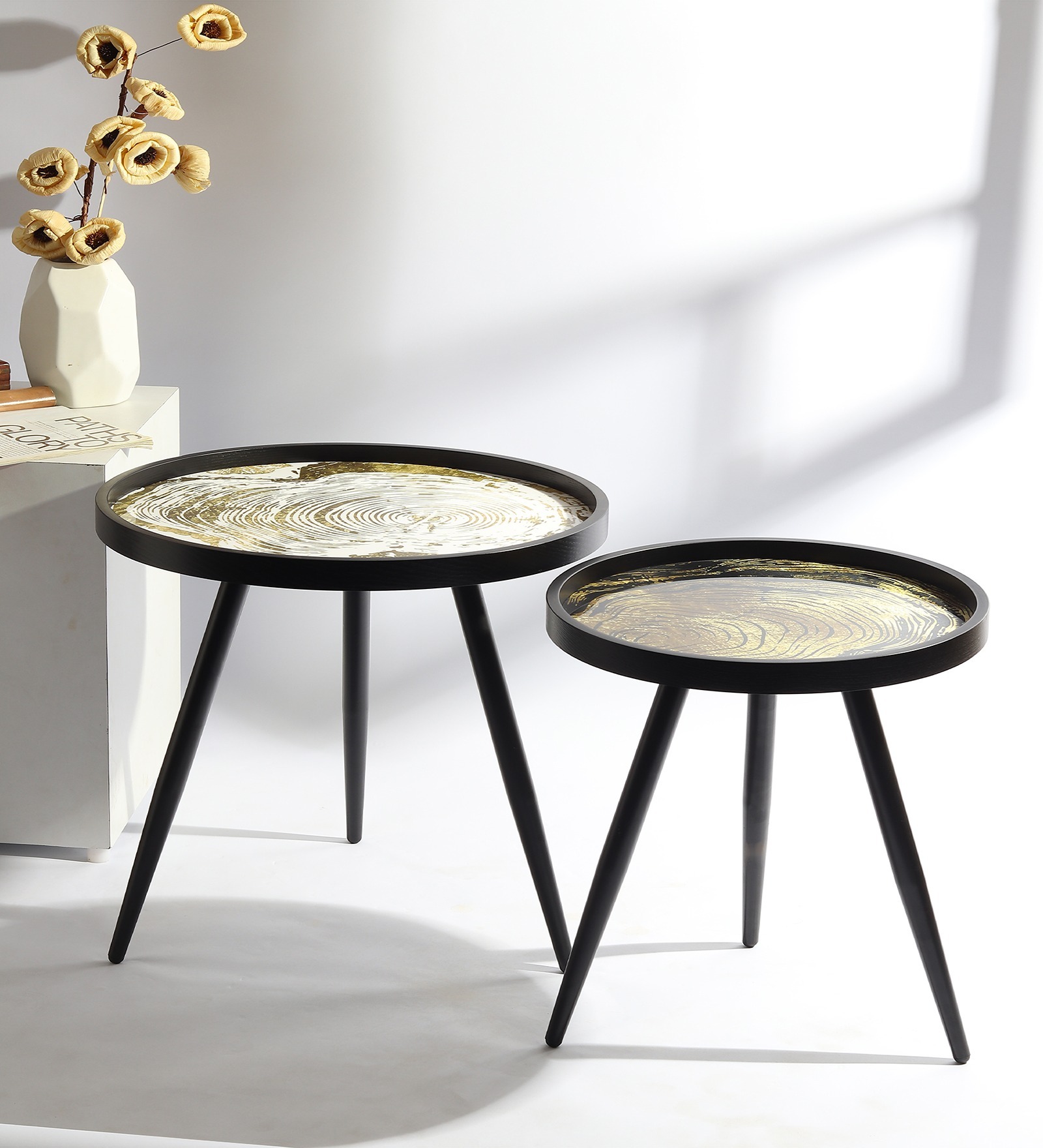 Oakveil End Table Set of 2 In Black Finish