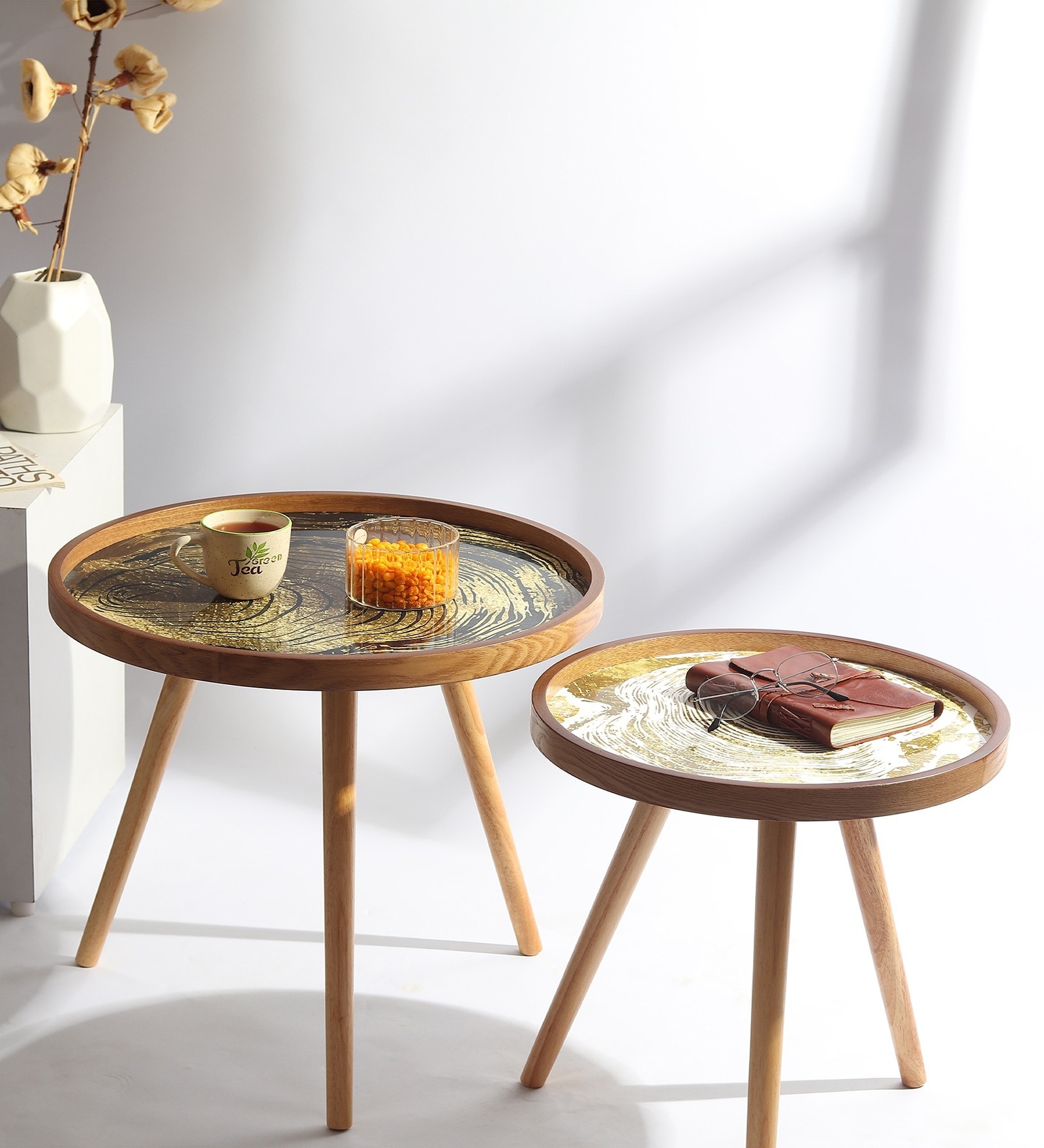 Oakveil End Table Set of 2 In Brown Finish