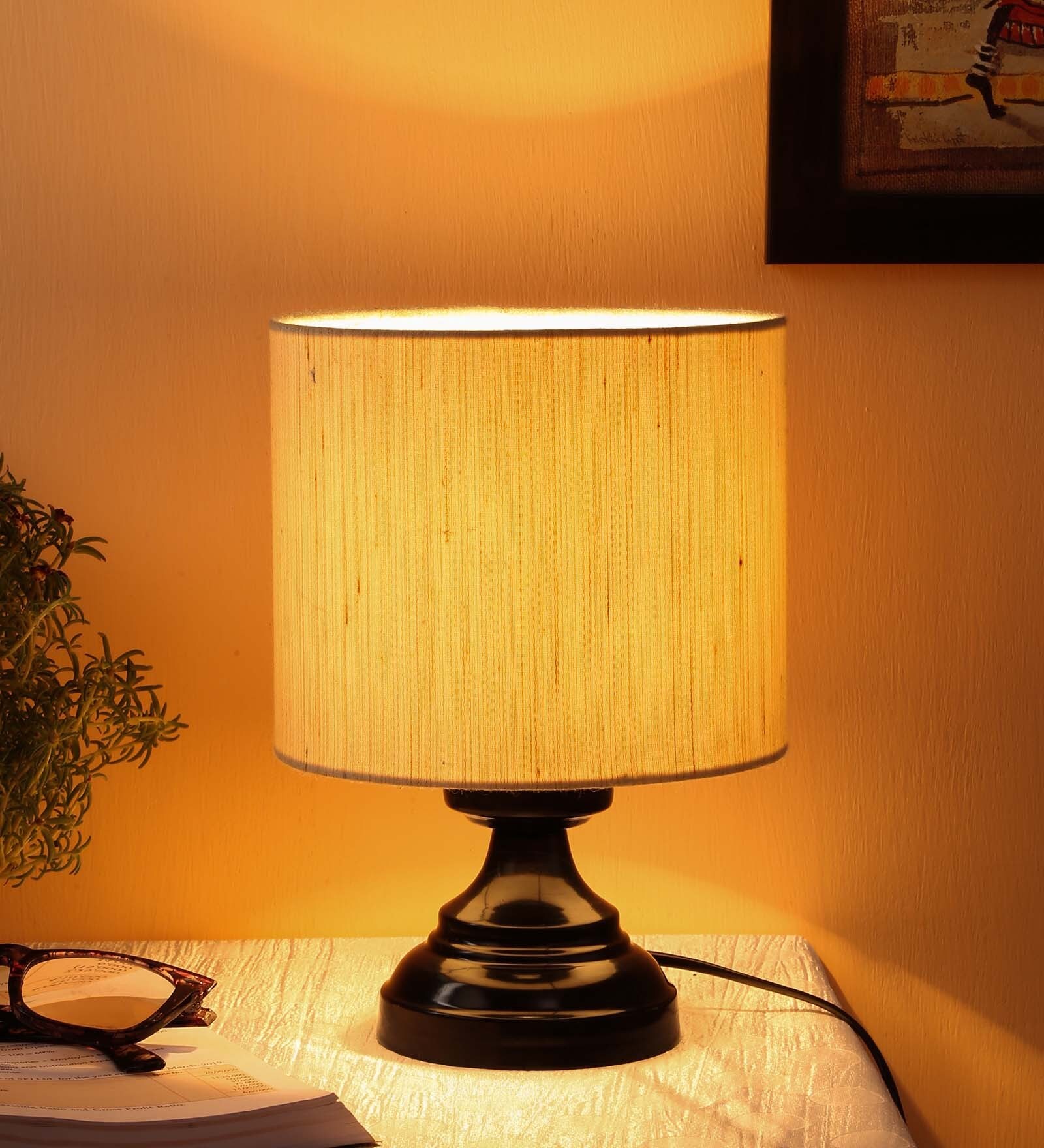 Off-White  Cotton  Shade Country Table Lamp With Black  Base