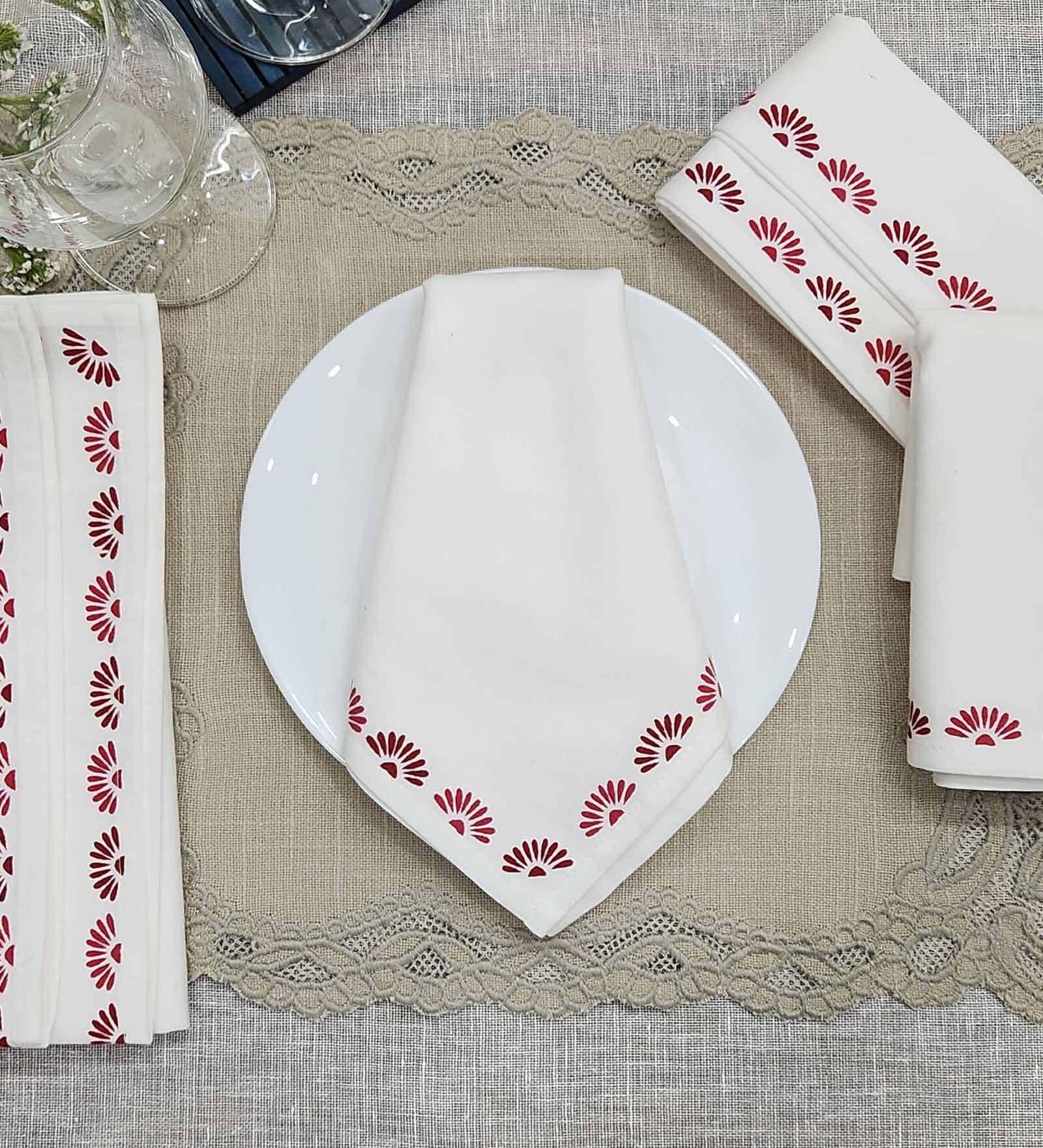 Off White& Maroon (19.5 x19 ) Floral printed Cotton (Set of 4) Napkin Sets