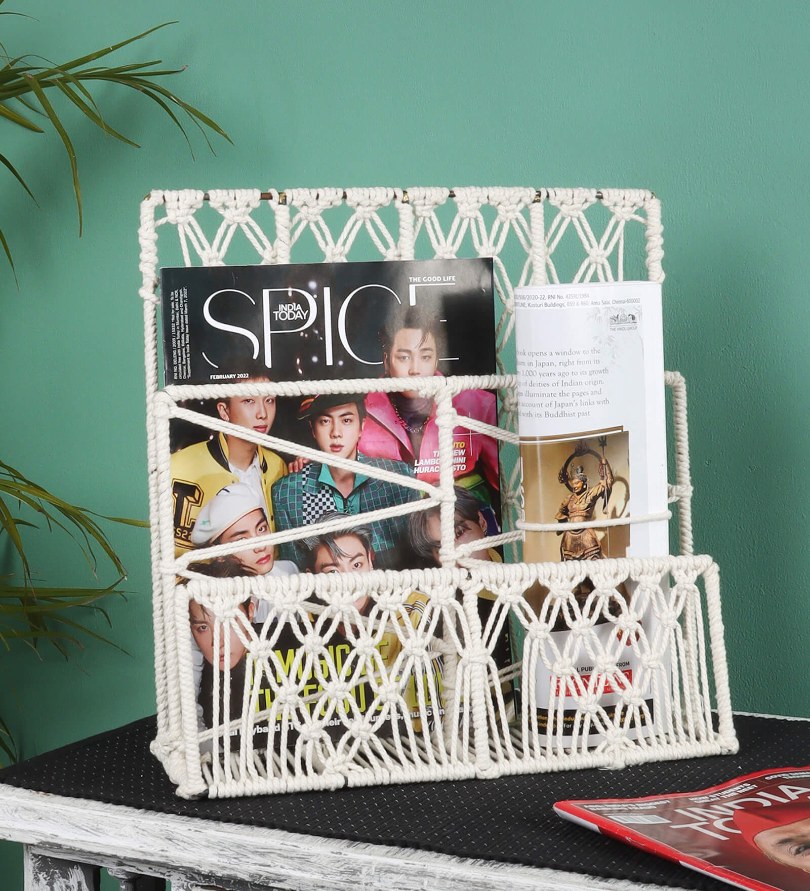 Cotton Rope Off White Iron Frame Magazine Rack