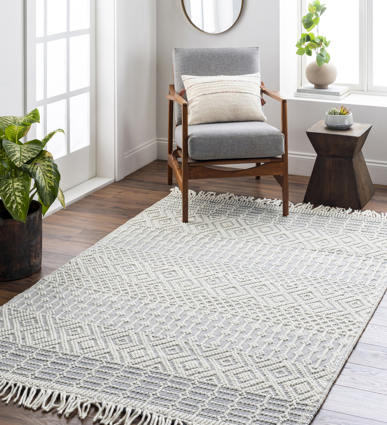 Off White Geometrical Wool and Cotton 5 x 7 Feet Hand Woven Carpet