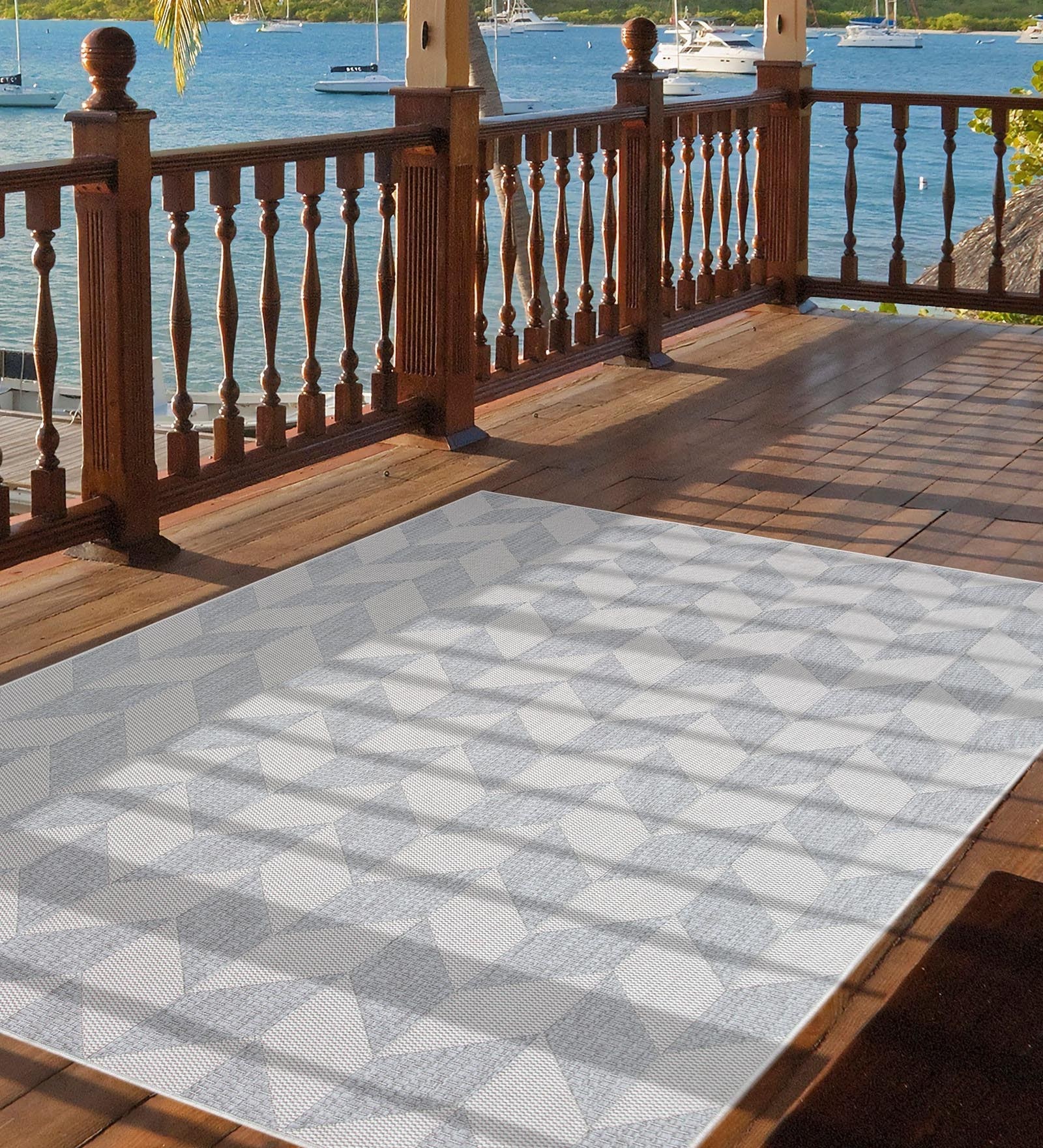 Off White Geometric Polypropylene 8 ft x 10 ft Machine Made Carpet