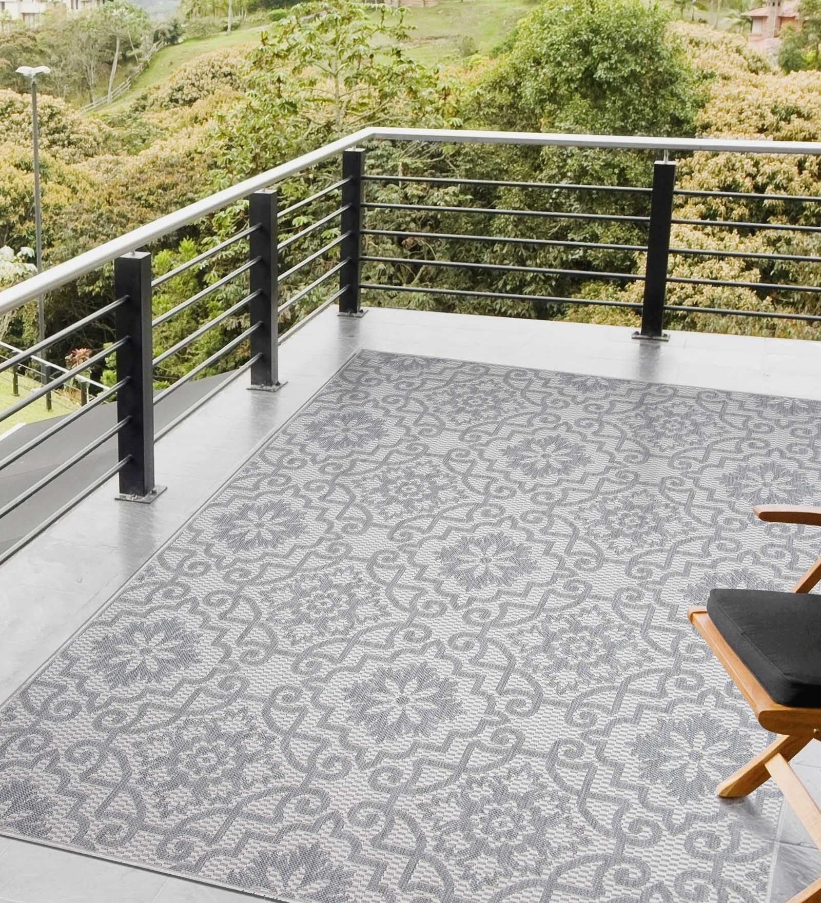 Off White Persian Polypropylene 6 ft x 9 ft Machine Made Carpet