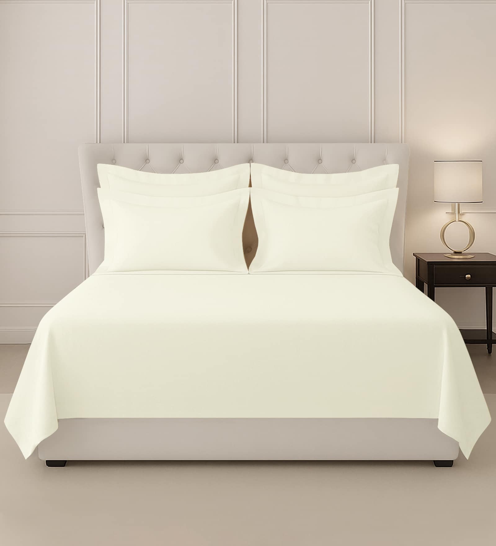 Off white Solid 400 TC Cotton Super King Sized Bedsheet with 4 Pillow Covers