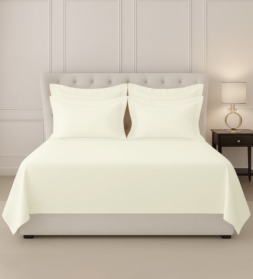 Off white Solid 400 TC Cotton Super King Sized Bedsheet with 4 Pillow Covers