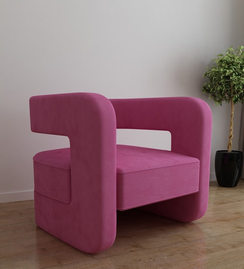 Omi Velvet Lounge Chair in Pink Colour