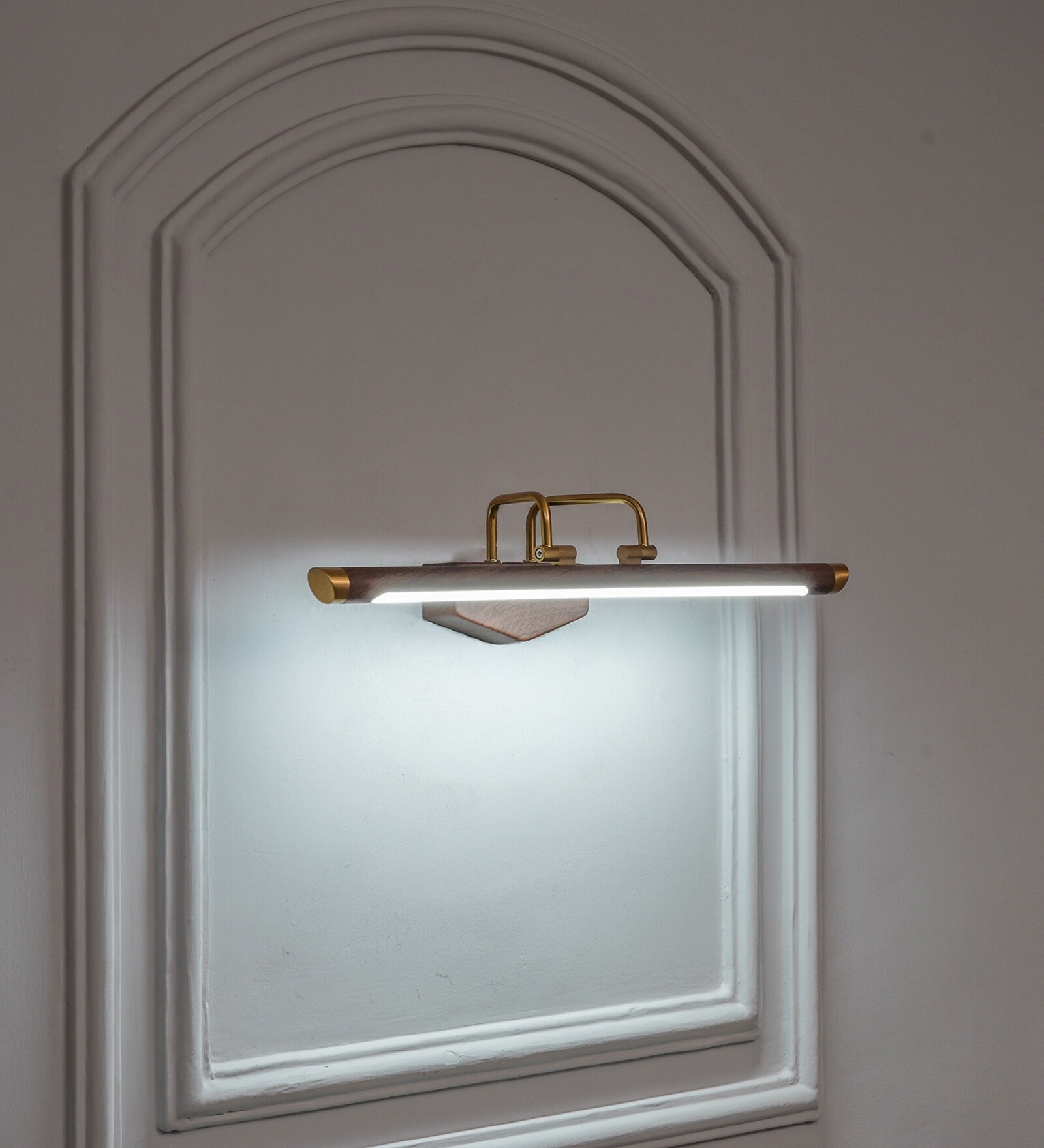 Onno 3 Colour Led Adjustable Swivel Picture Light In Brass Finish