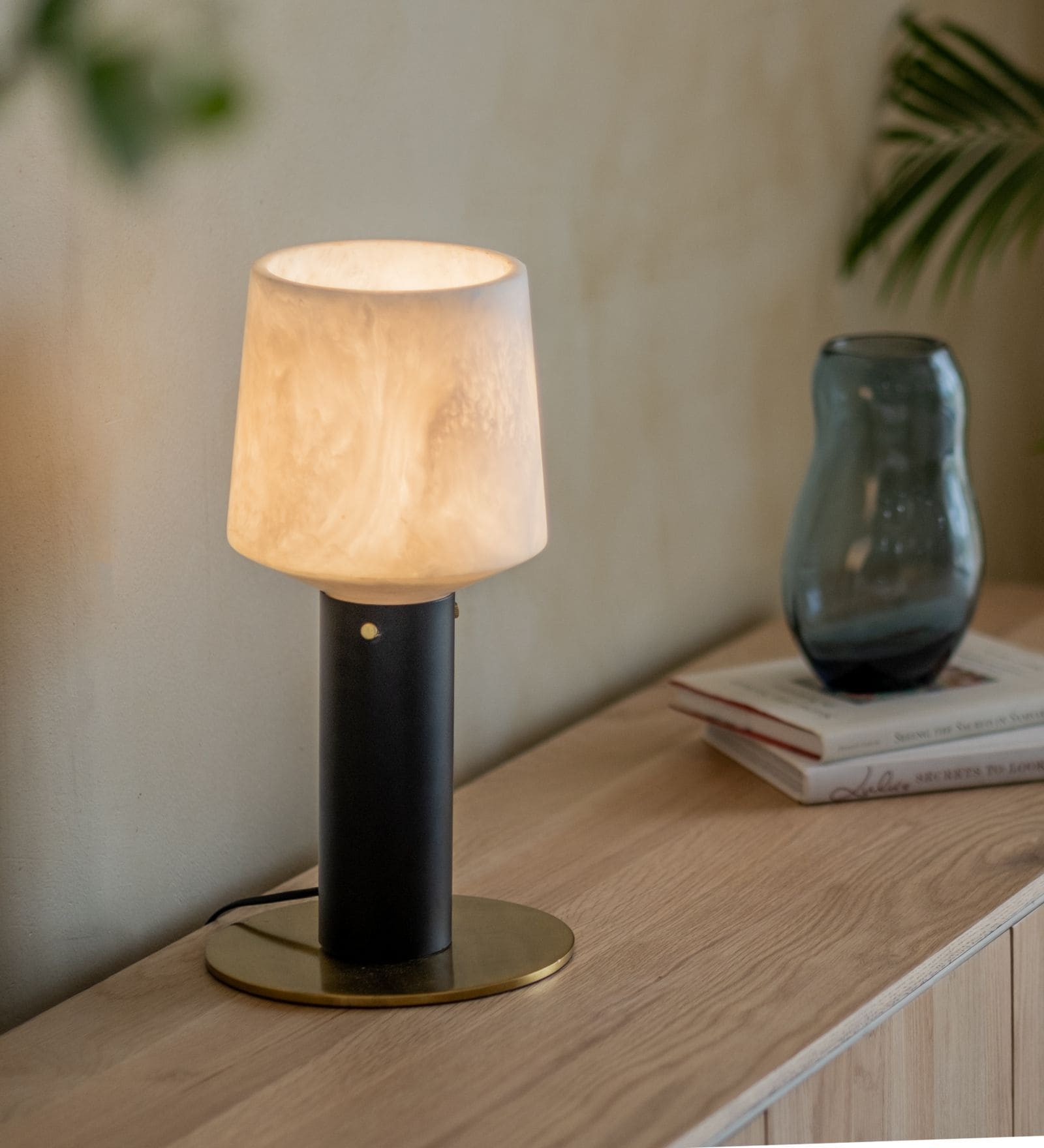 Orira Black Metal Desk Lamp Orira Black Metal Desk Lamp