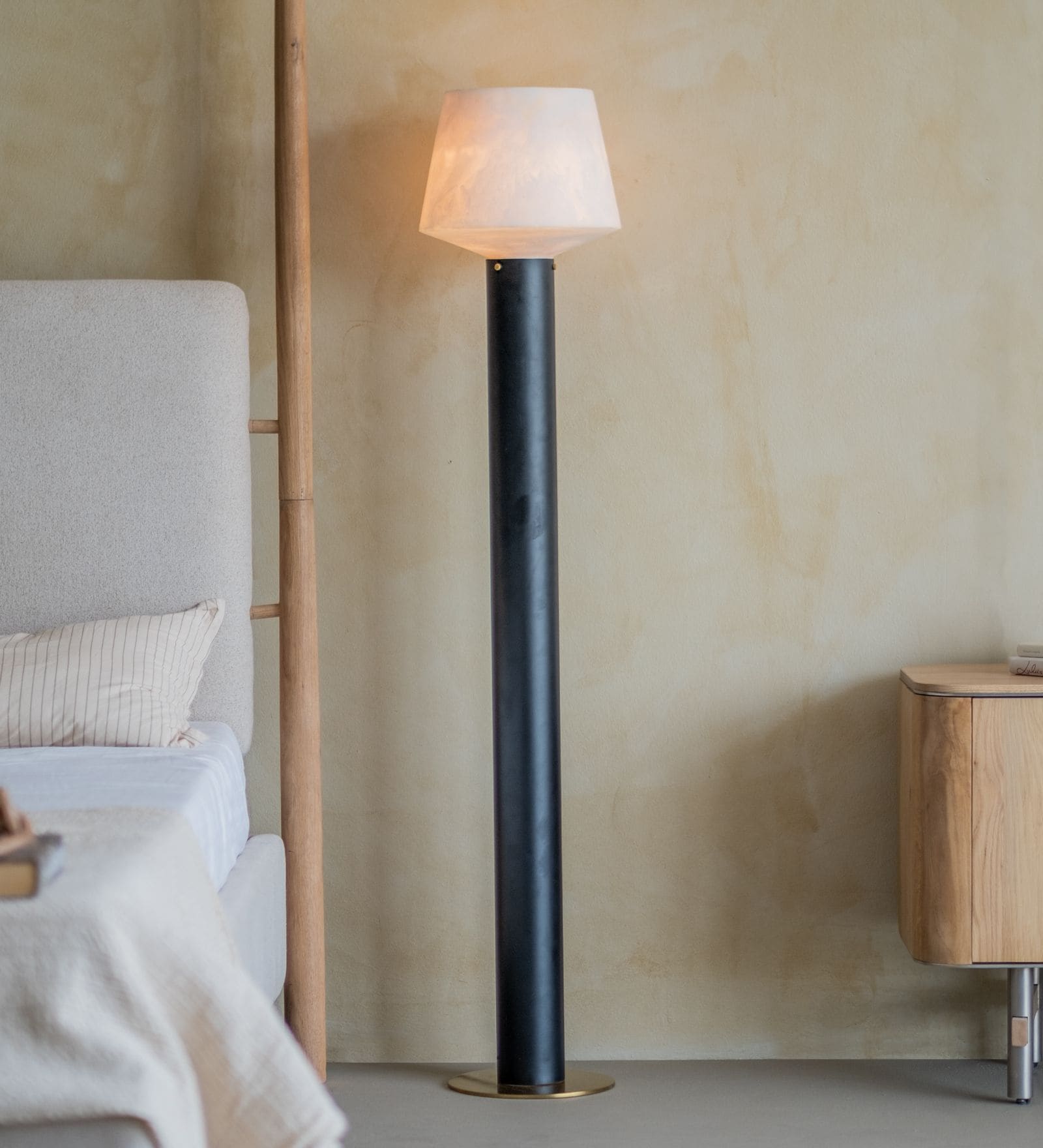Orira Black Metal Club Floor Lamp Orira Black Metal Club Floor Lamp