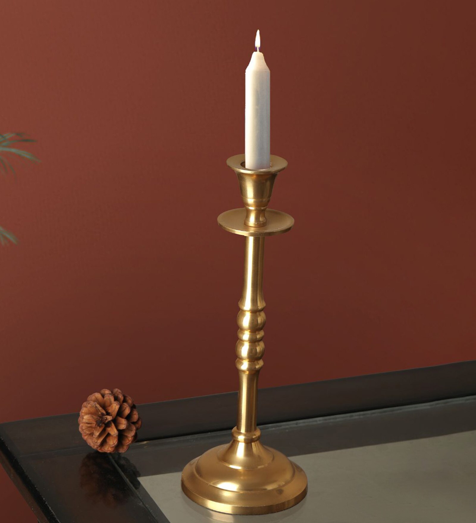 Oslen Medium Aluminium
Candle Holder
