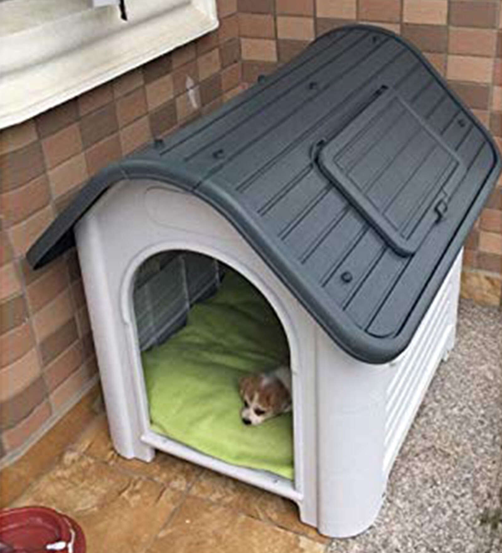 Outdoor Winter Warm Grey & White Plastic Dog House Outdoor Winter Warm Grey & White Plastic Dog House