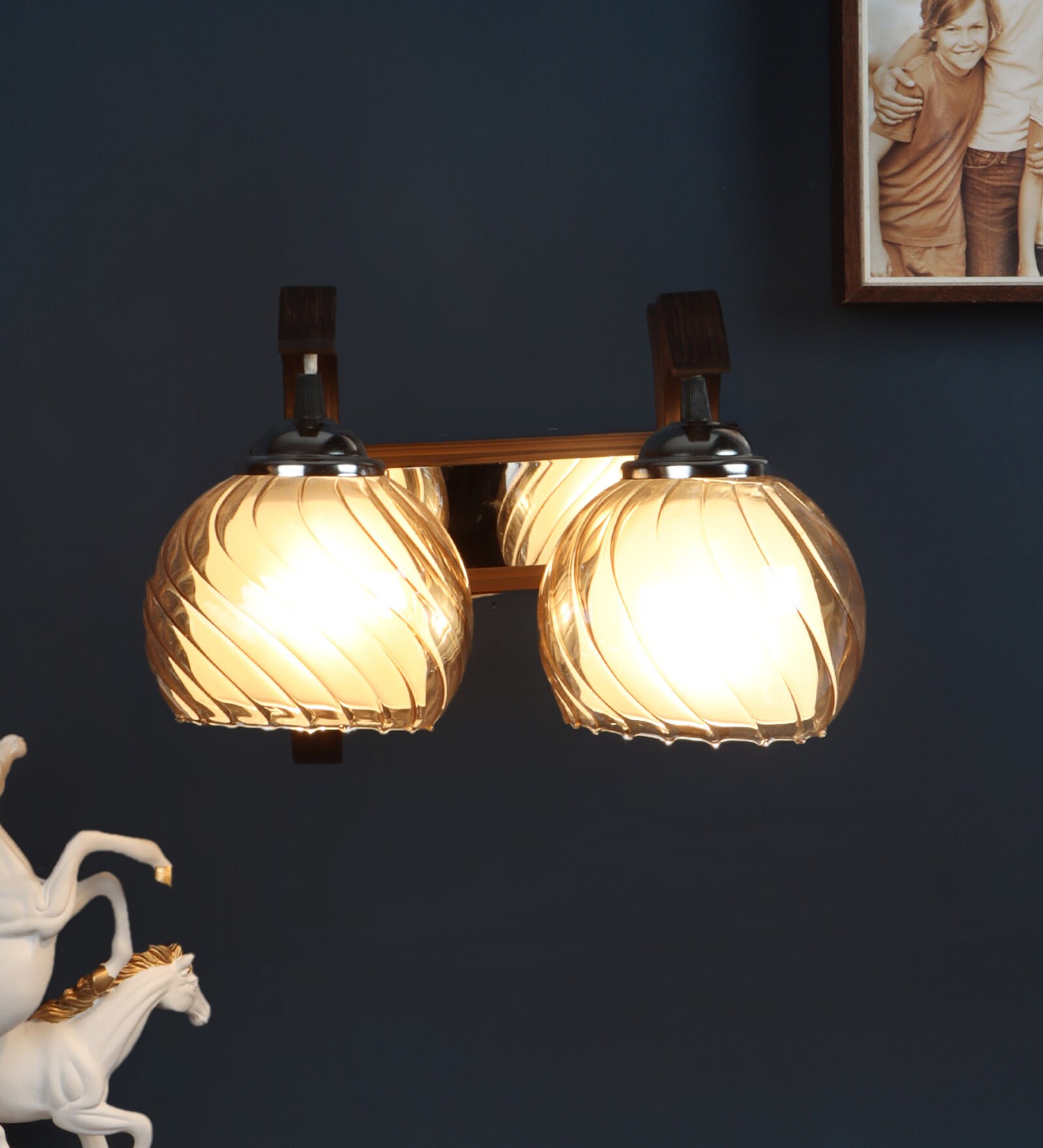 Pardo Brown Wood Wall Light