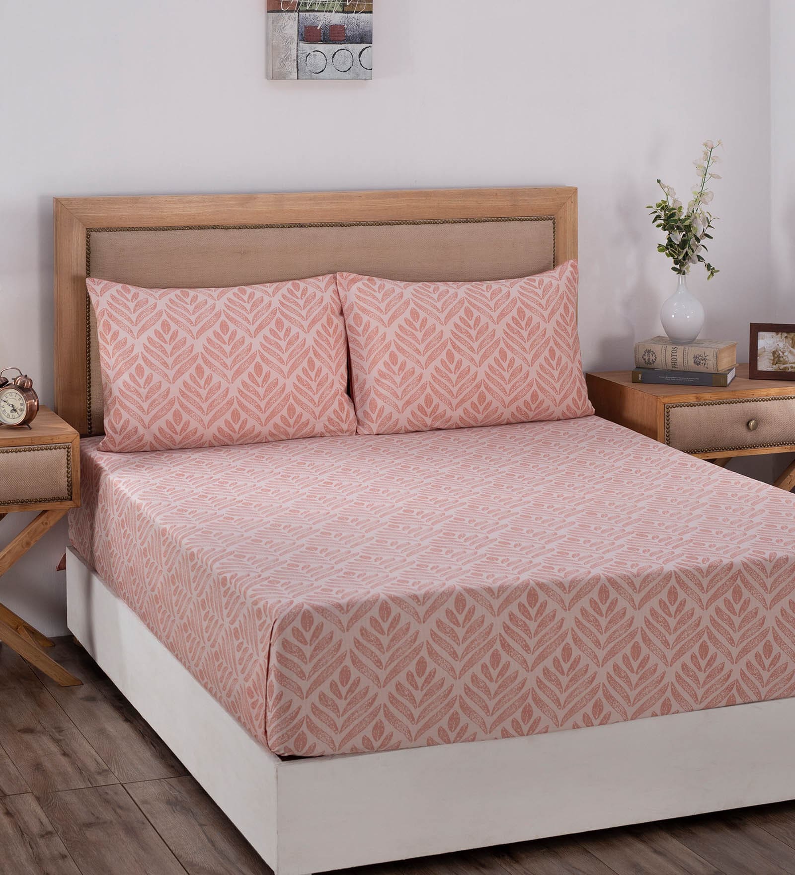 Buy Peach Traditional 210 Tc 100 Cotton King Sized Bed Sheets With 2 Pillow Covers By Maspar At