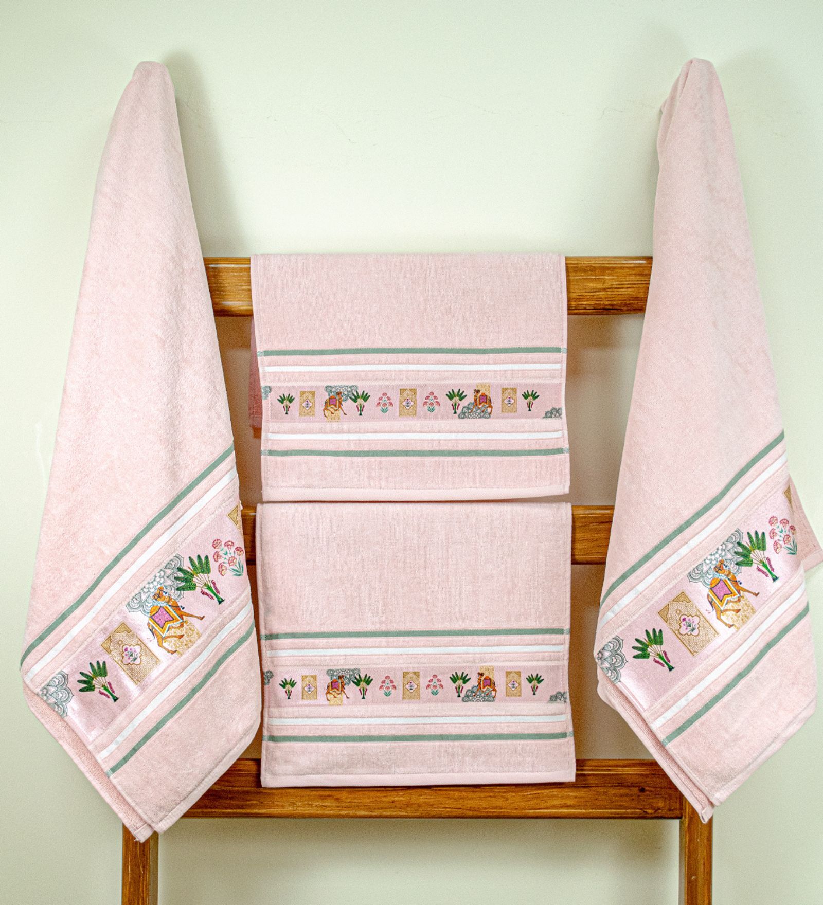 Peach Cotton Printed 460 GSM Bath & Hand Towels 4Pcs Bath And Hand Towels Set) Peach Cotton Printed 460 GSM Bath & Hand Towels 4Pcs Bath And Hand Towels Set)