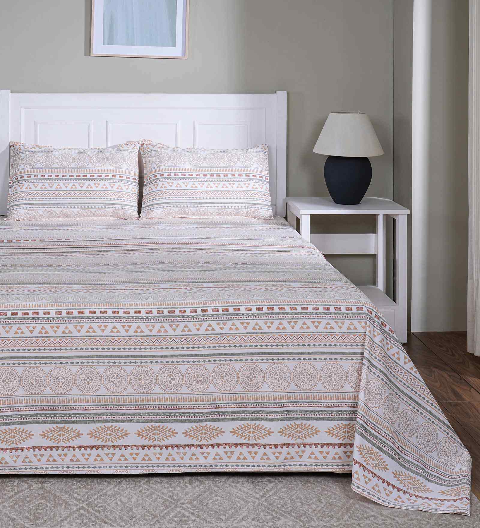 Peach Geometric Print 144 TC Cotton King Size Bed Sheet with 2 Pillow Covers Sensory Bloom Collection
