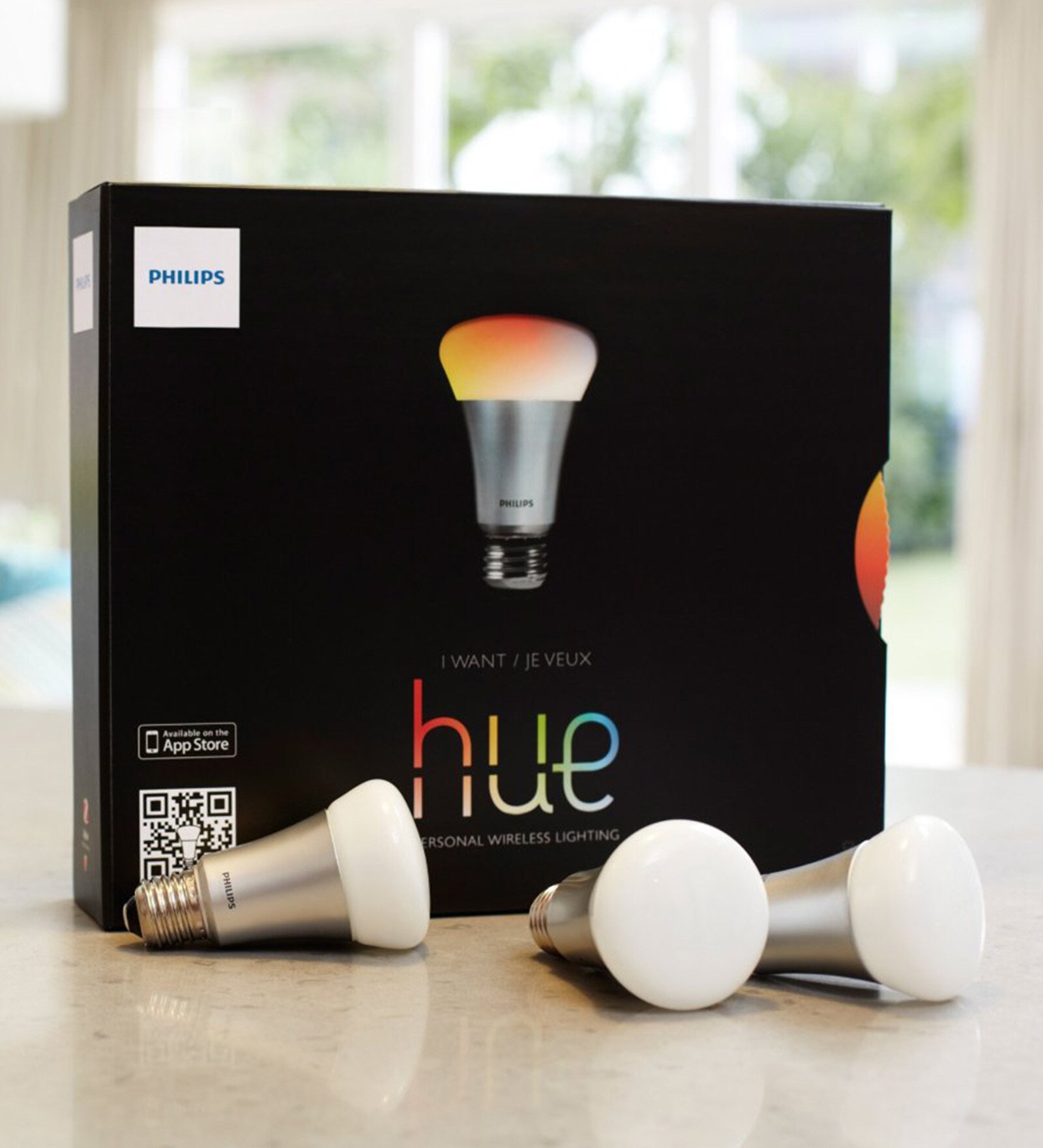 Philips Hue 426353 8.5-Watt Personal Wireless Lighting Starter Kit 