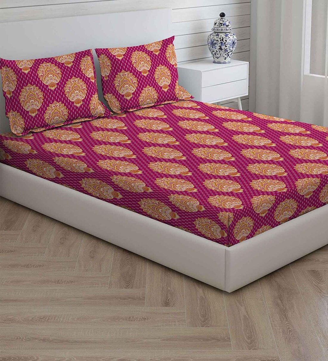 Buy Pink Traditional 144 Tc Cotton King Sized Bed Sheets With 2 Pillow Covers By Layers At 43